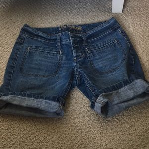 American Eagle Cuff-able Medium Wash Jean Shorts